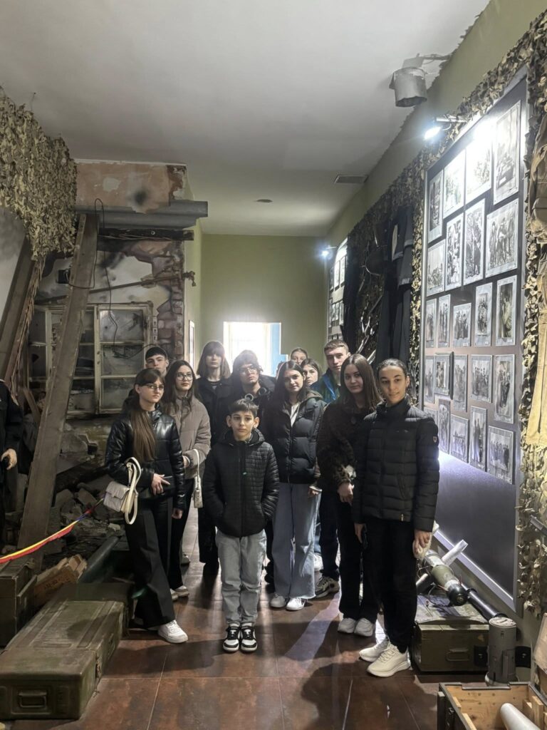 648671619_2332544753916949_3795597491097936464_n